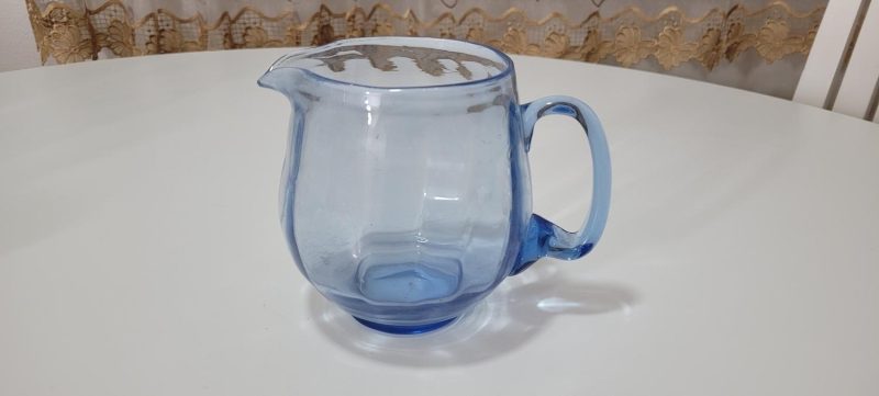 Ljusblå kanna i glas, Funkis?