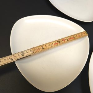 Elegant design – Höganäs keramik, 4 tallrikar med modern formgivning