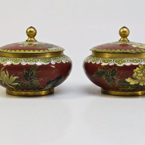 Elegant kinesiskt par cloisonné-skålar – ett konstnärligt mästerverk