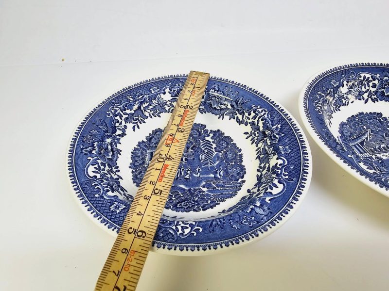 Set med 2 vintage-tallrikar från Enoch Wedgwood – "Avon Cottage"