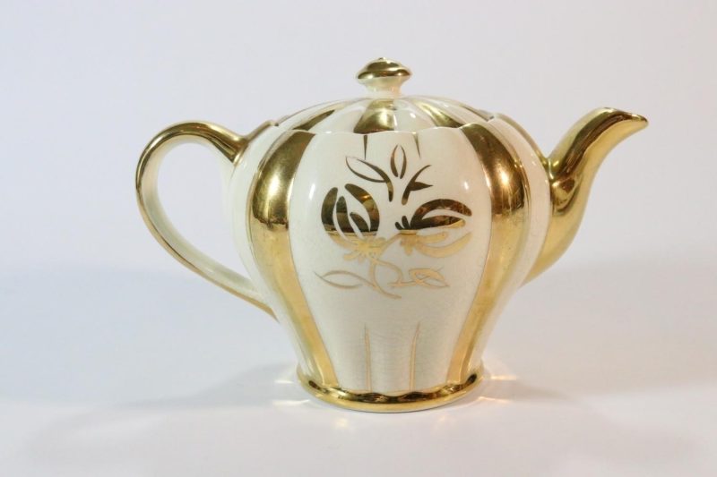 Tekanna "Sudlow's Burslem" "Rita" England- 50-talet, hand painted