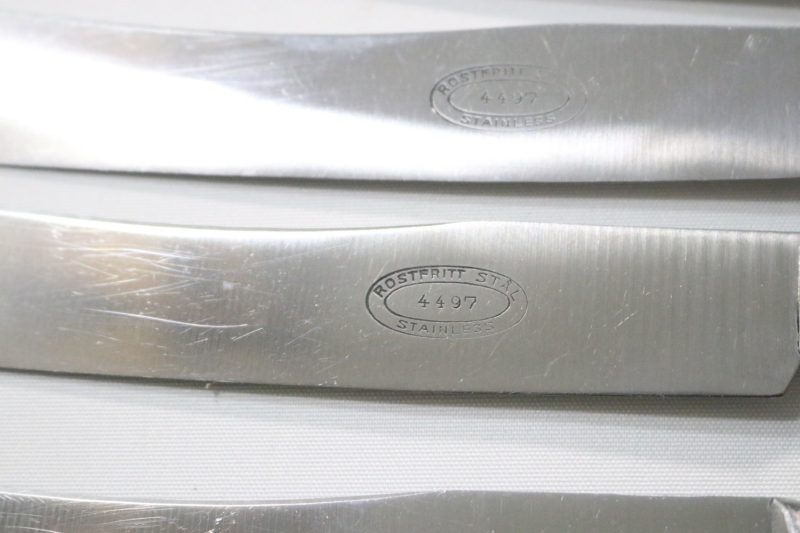 Elegant bestickset – 6 knivar och 5 gafflar i rostfritt stål