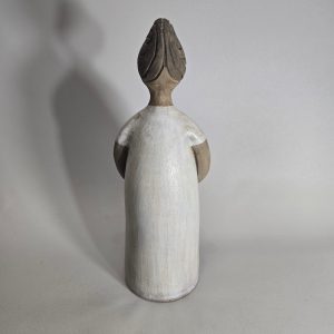 Dam figurin Elbogen, signerad EJ; Höjd 34cm