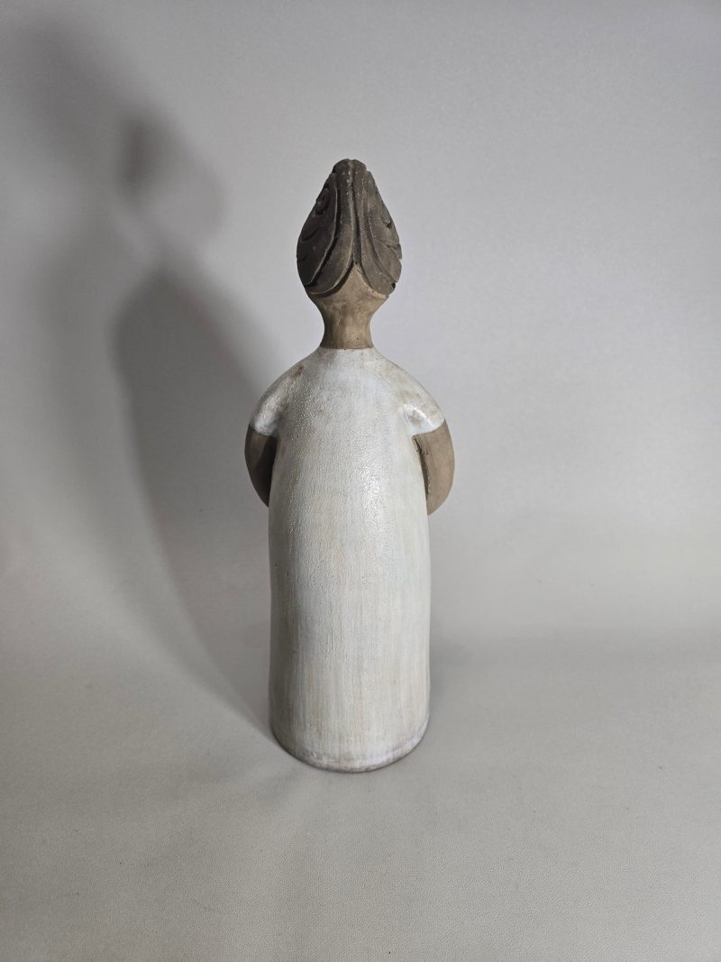 Dam figurin Elbogen, signerad EJ; Höjd 34cm