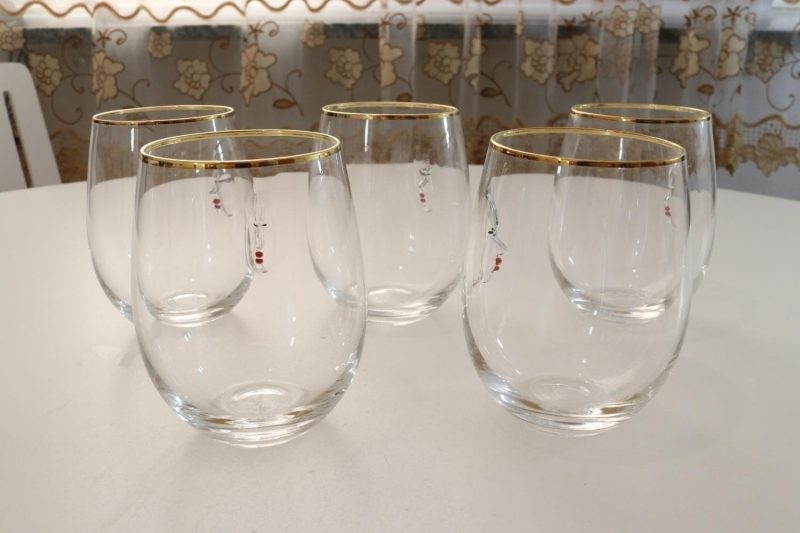 5st Tumblerglas, drickglas, intryckt ansikte och guldkant