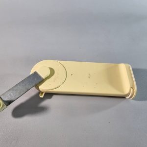 Röda Clara 2000 vit konservöppnare – Rolf Sinnemark