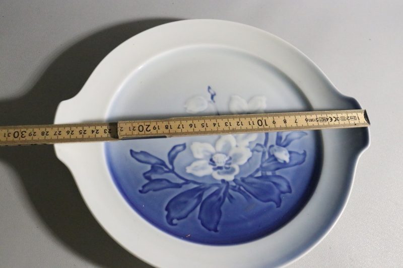 Elegant serveringsfat från Copenhagen Porcelain – Tidlös dansk design