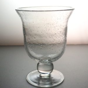 Elegant Bubbelpräglad Glas Skål på Fot, 18cm Hög - Perfekt för Heminredning elle
