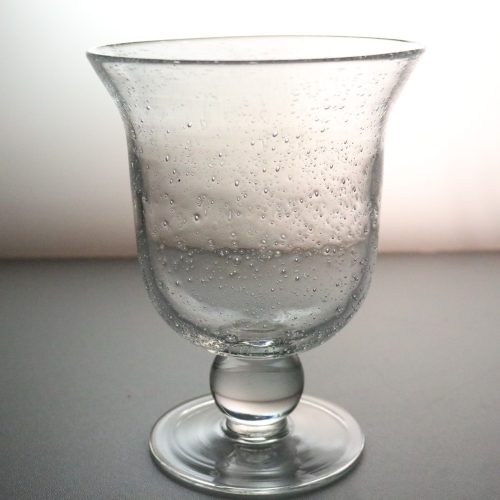 Elegant Bubbelpräglad Glas Skål på Fot, 18cm Hög - Perfekt för Heminredning elle