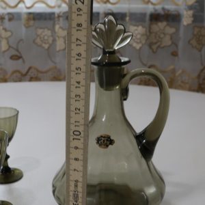 Karaff med 5 glas, troligen Johanfors glasbruk, rökfärgat glas