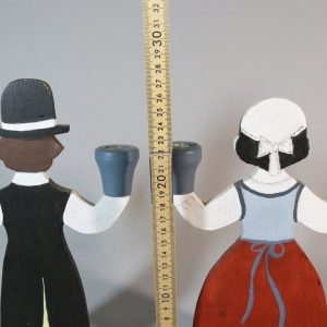 Kandelabrar, bemålat trä, för 2 ljus vardera, par i folkdräkt, GURLI ANDERSSON