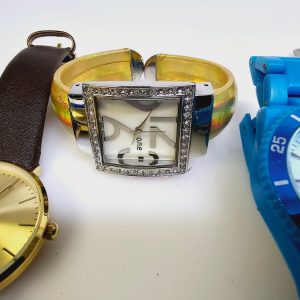 Elegant samling av One-klockor - Stil och funktion i ett paket