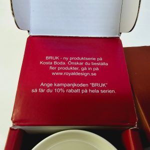 Stilrena muggar från Kosta Boda – Set om 3 i originalförpackning