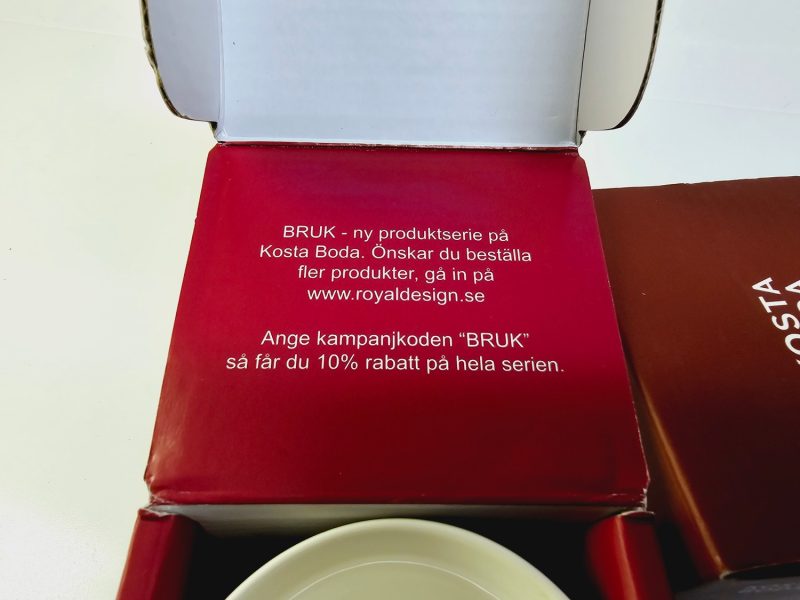 Stilrena muggar från Kosta Boda – Set om 3 i originalförpackning