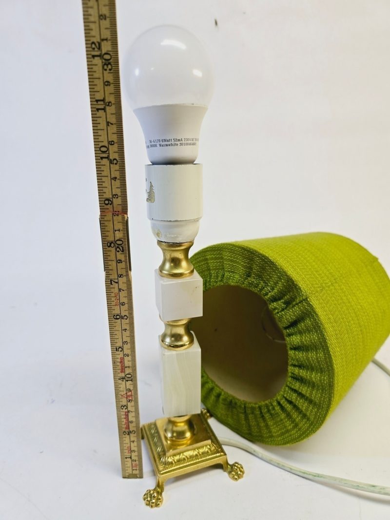 Charmig Bordslampa med Grön Skärm - Retro Elegans