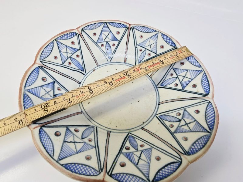 Antik handmålad skål i orientaliskt porslin – unik design