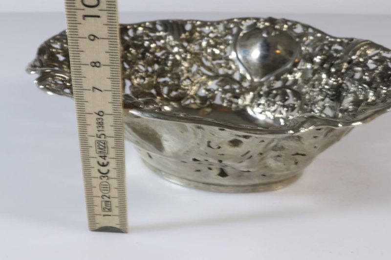 SKÅL, med genombruten dekor, troligen nysilver