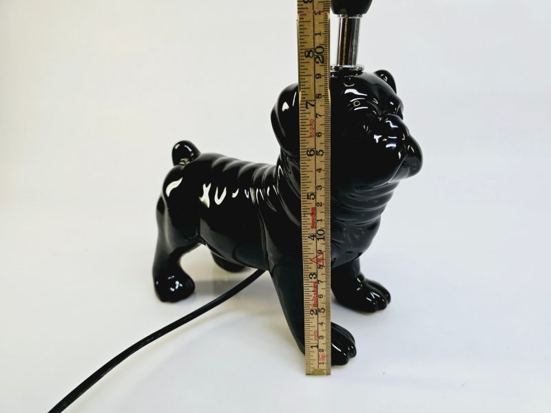 Unik svart bulldog-lampa – modern design för en lekfull inredning