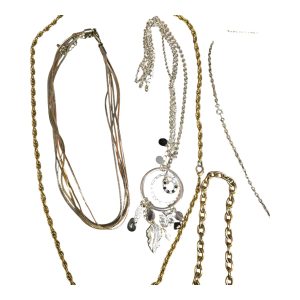 Elegant samling av 10 olika halsband och armband