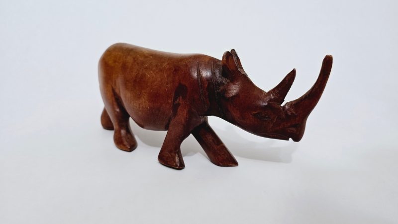 Vintage hand snidad träfigur noshörning, Kenya, 1980-tal