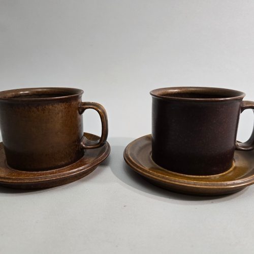 FRUKOSTMUGGAR / JUMBOMUGGAR / CHOKLADMUGGAR, Arabia, "Ruska", Glaserad stengods