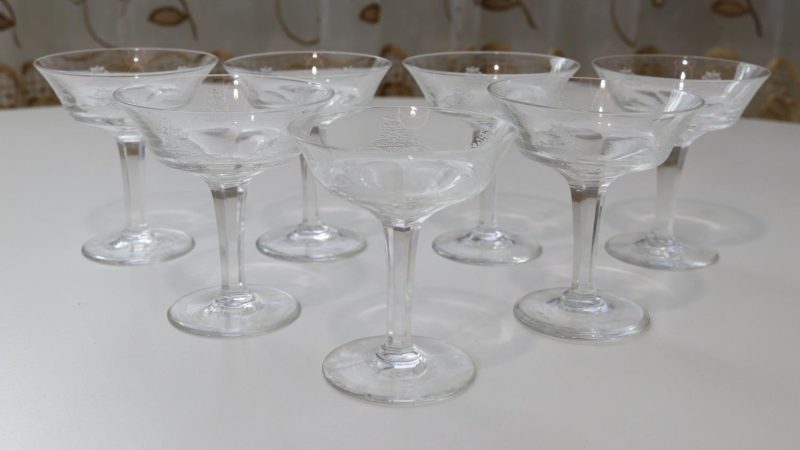 Glasservis med graverad dekor - 7st