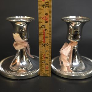 Eleganta Ljusstakar i Silver – Tidlös Skönhet för Hemmet