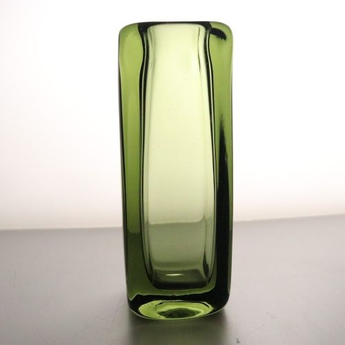 Stilren grön glasvas - Klassisk och tidlös design