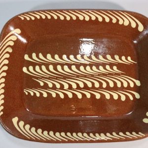 Saltglaserat fat i lergods Andersson & Johansson, Old Höganäs, 35x27cm, spricka