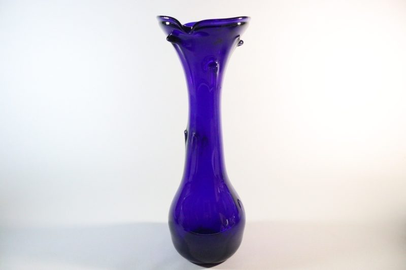 Trumpetvas, koboltblå, troligen från polsk glasbruk - 34cm