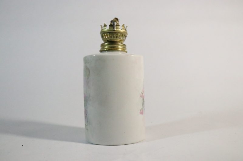 Vintage Oljelampa i Porslin med Handmålat Blommönster – 16 cm Hög